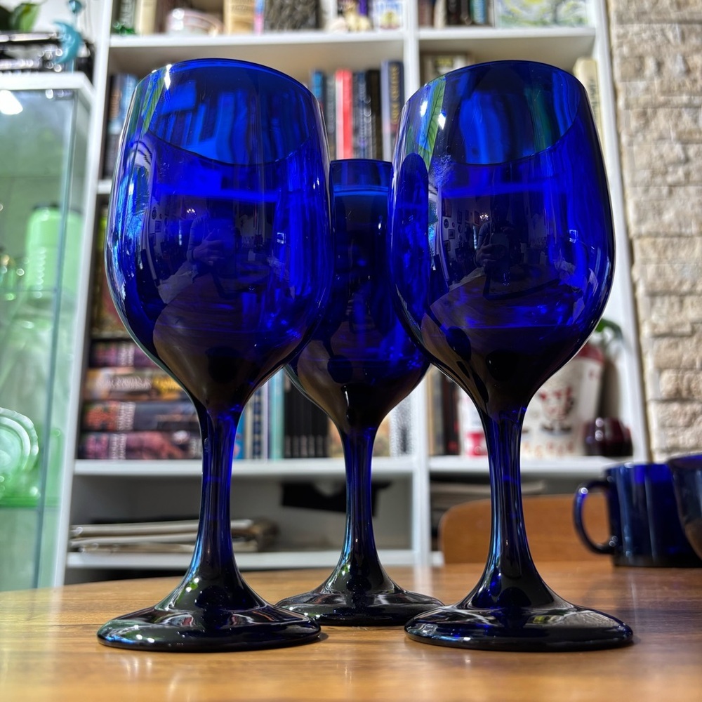 Set of 3 vintage Libbey cobalt glass stemware white wine glasses
